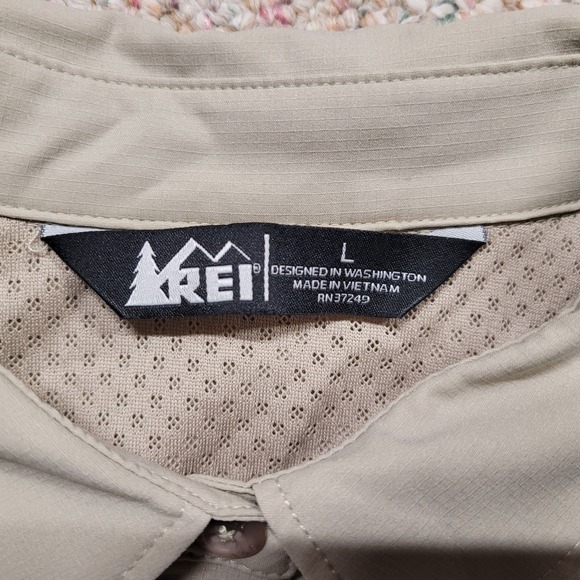 REI Shirt Womens Large Beige Button Up Long Sleeve Outdoors Hiking Vented Camp - Picture 7 of 15